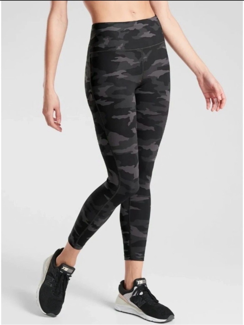 Athleta Women's XS Small Ultimate Camo Stash Pocket 7/8 Tight Black Leggings